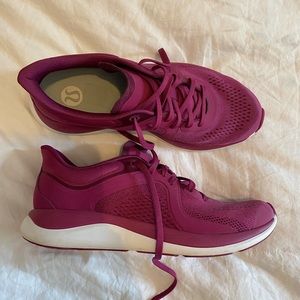 Lululemon ChargeFeel low